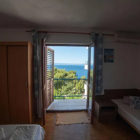 Apartament Feral