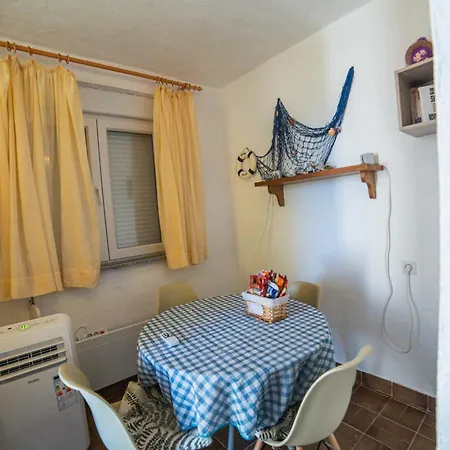 Apartament Feral *